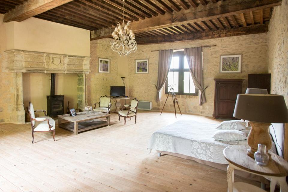 Chateau De Pleneselve Bon-Encontre Luaran gambar