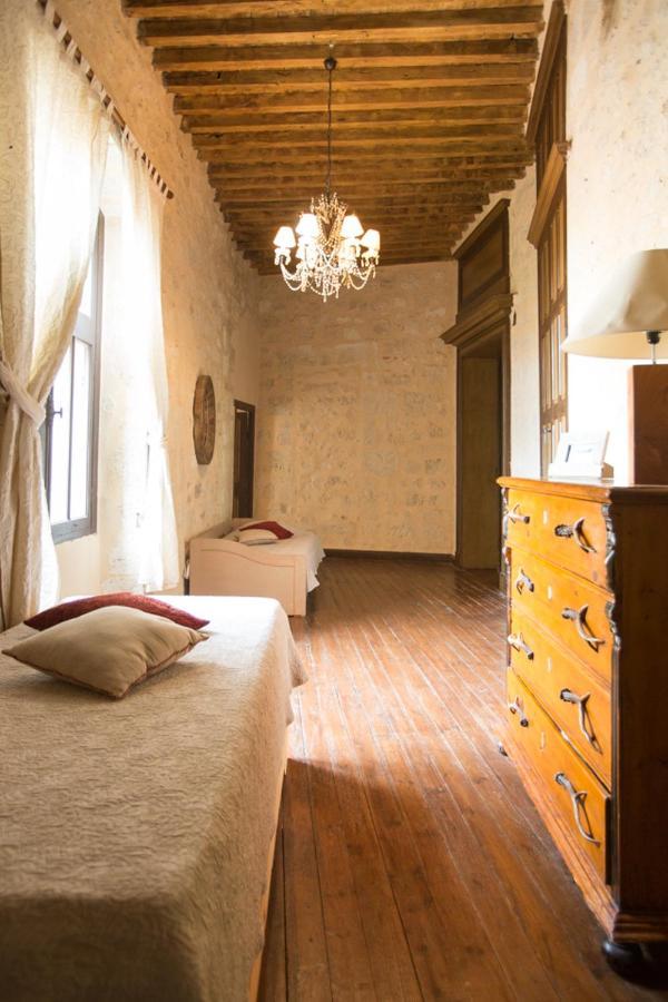 Chateau De Pleneselve Bon-Encontre Luaran gambar